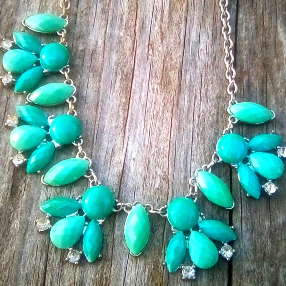 Cara of New York Vintage Statement Necklace Green Teardrop 1980s Bib 20"